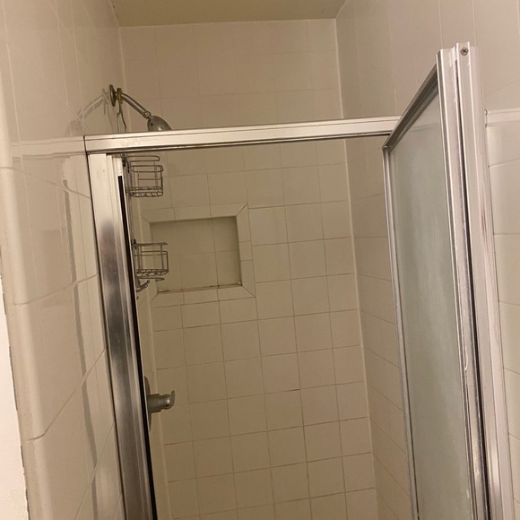 Beautiful 5bedroom 2bath Family home‼️ - Picture 8 of 16